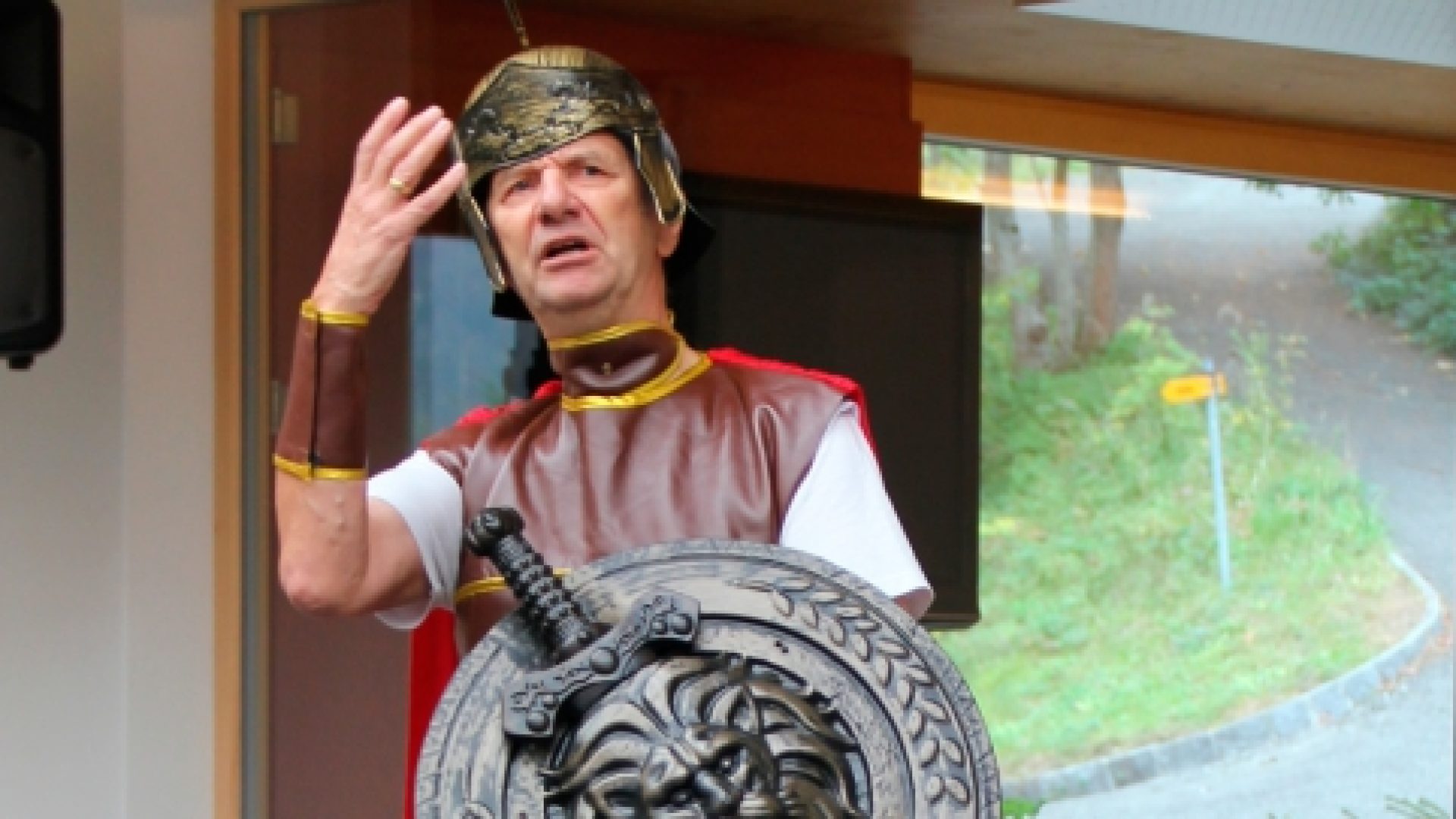 Le centenier Cornélius vient dans votre salon raconter la vie de Jésus-Christ