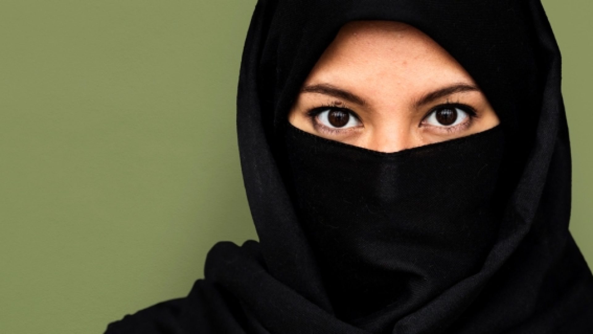 «Un autre point de vue à propos de l’initiative relative à l’interdiction de se dissimuler le visage» par Christian Bibollet, Shafique Keshavjee et d'autres