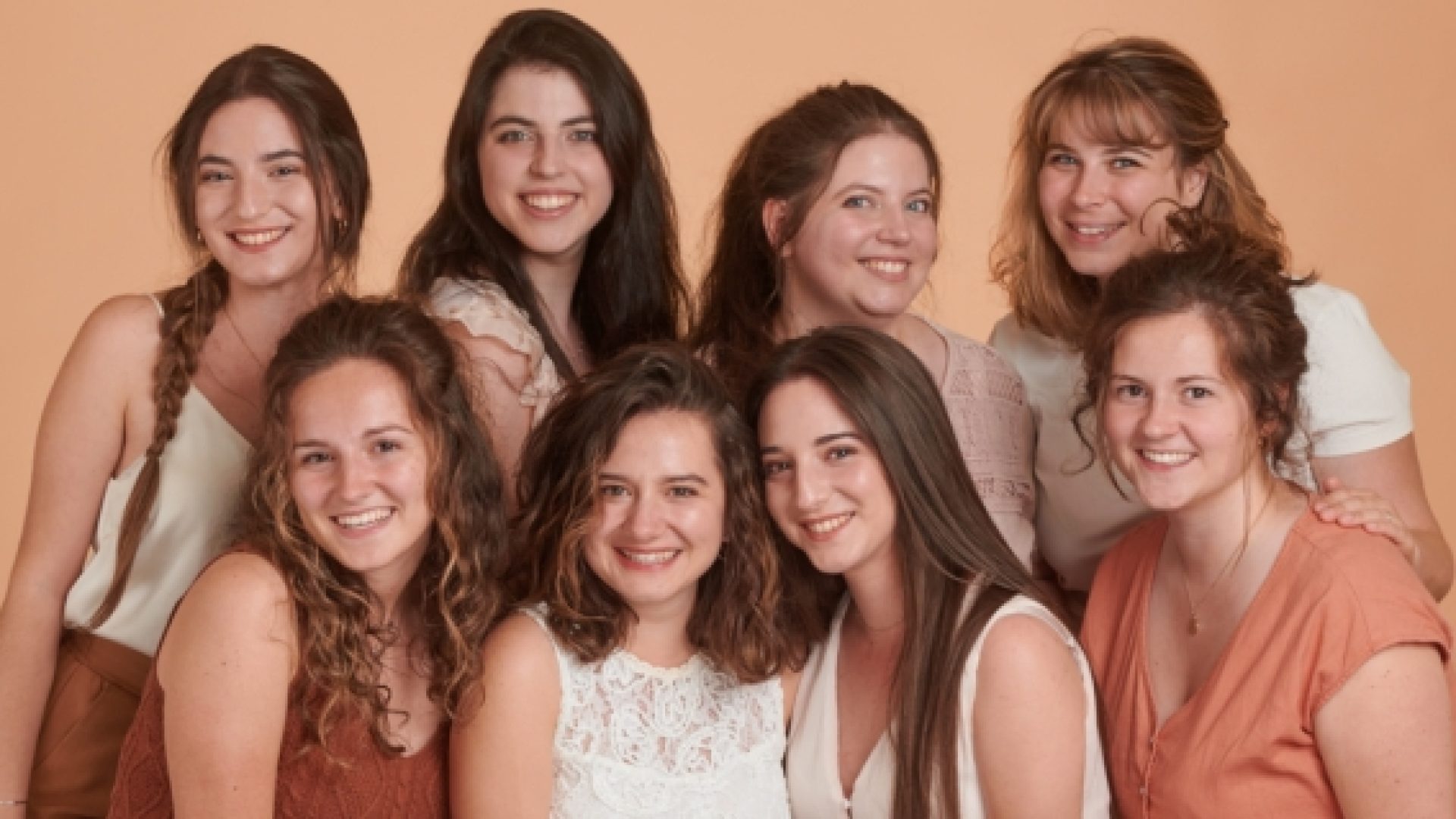 Huit cousines chrétiennes sortent «Promesses», leur premier album