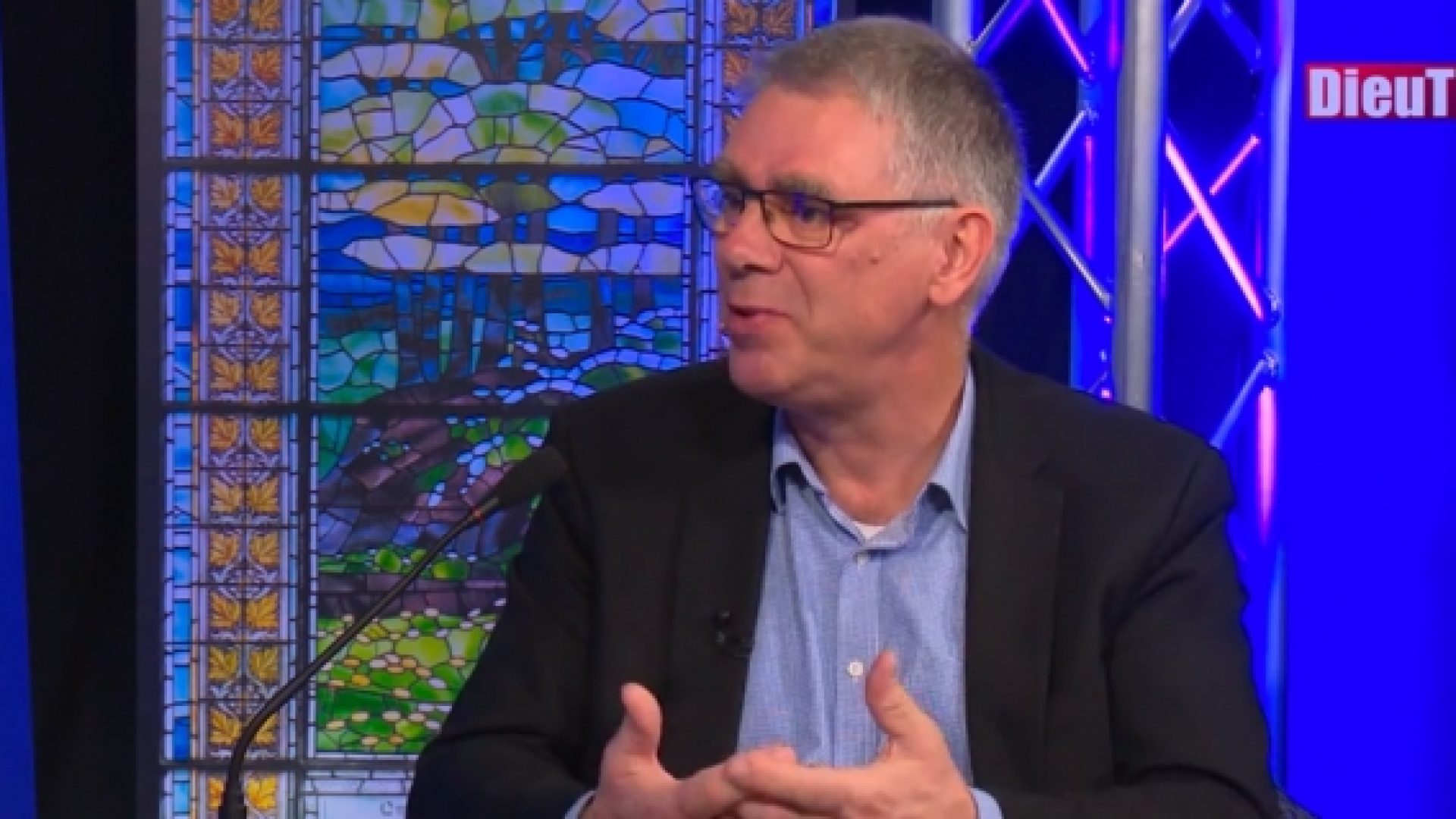 Le pasteur et journaliste Serge Carrel prêche autour du Gospel dans «Célébration» sur DieuTV