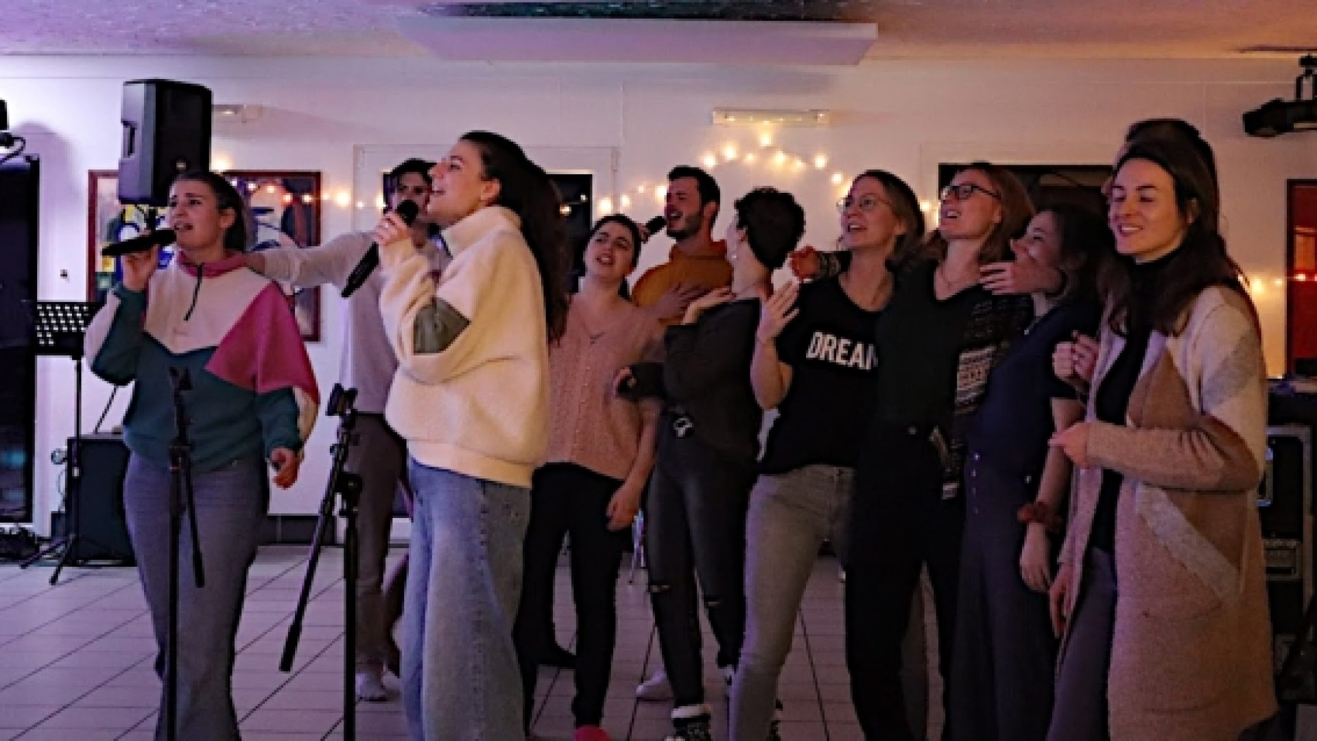 Le Coast Camp a dû changer de chalet au pied levé, mais l’enthousiasme reste au beau fixe