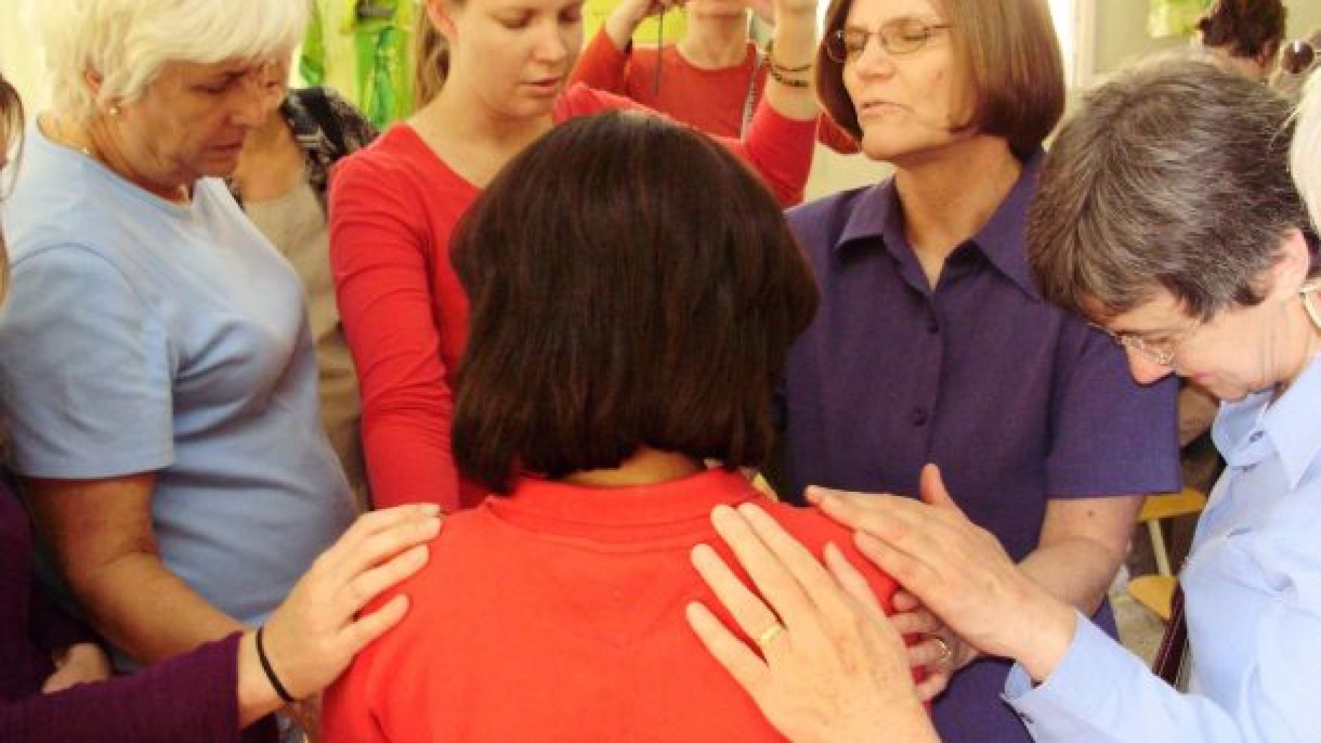 « De femmes à femmes », un mouvement pour soutenir les femmes victimes de la persécution religieuse