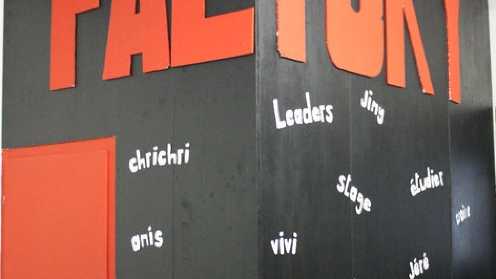 Trois responsables jeunesse de nos Eglises en formation avec la Factory