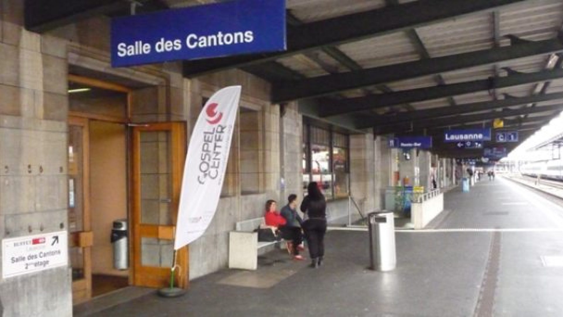 Une Eglise célèbre Dieu à la gare de Lausanne