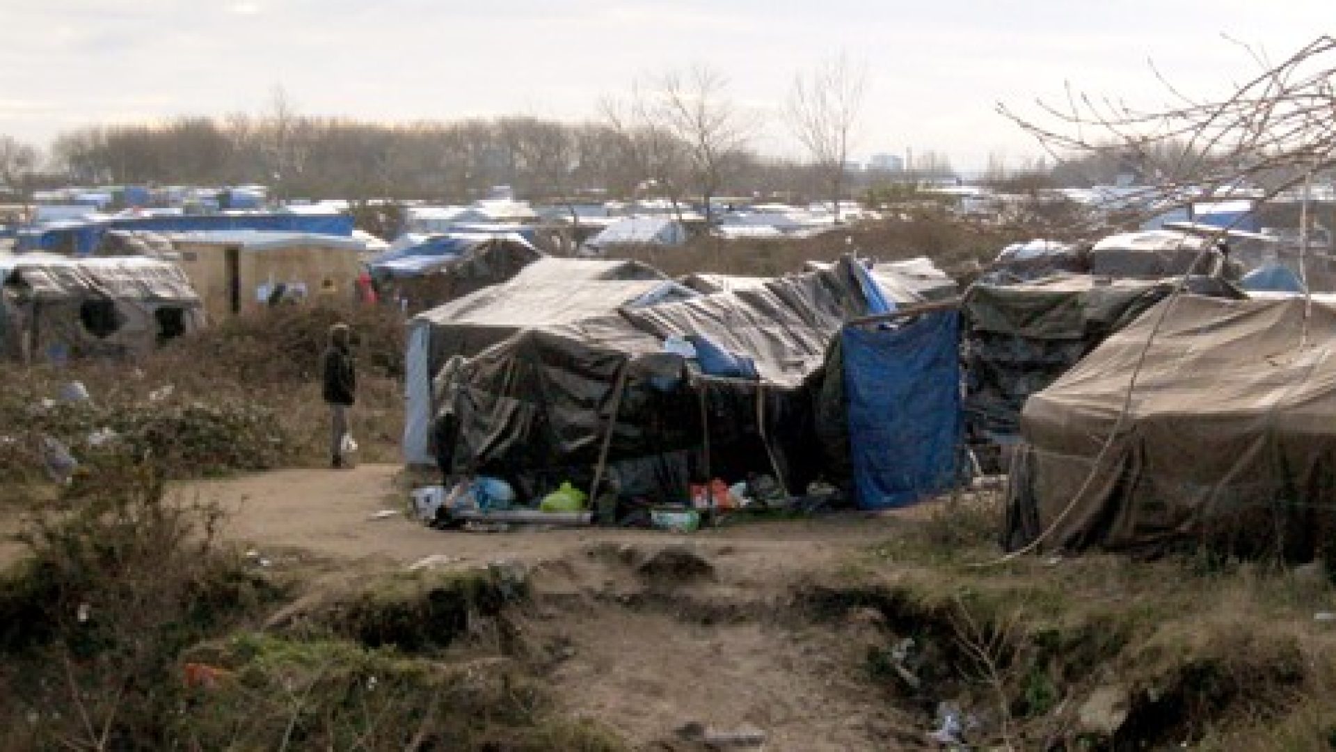 "Jungle" de Calais : pour l’heure, pas d’évacuation, mais église démantelée