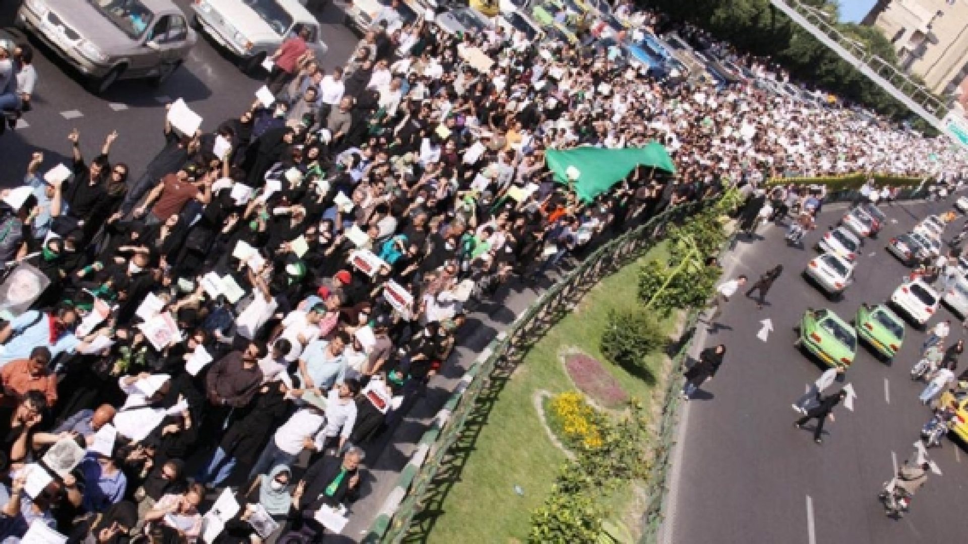 Iran: Si les lieux de culte chrétiens en farsi sont tous fermés, dix Eglises de maison naissent chaque jour