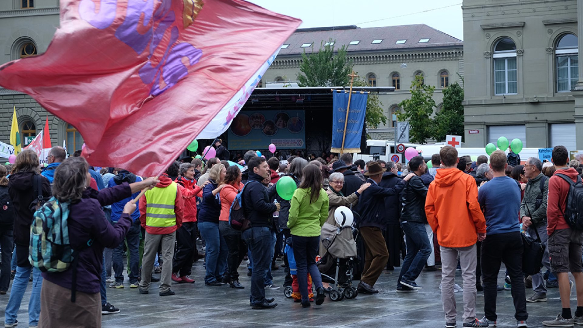 Marche pour la vie à Berne : sous cloche